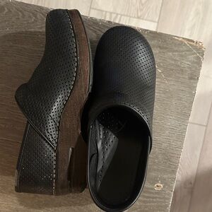 Dansko Black professionals Perforated clogs Loafers 41